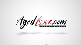 Lascivious queen's handjob video