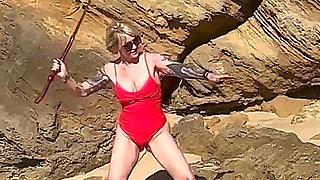 Sjambok on the Beach. Summer Holiday in South Africa Part 1