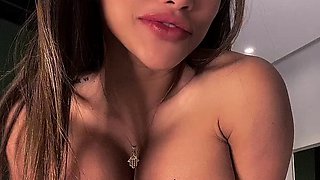 Big boobs milf masturbates with her dildo