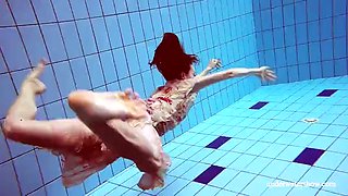 Sexy Italian chick Martina underwater