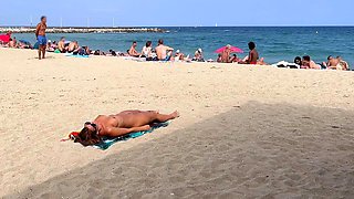 Busty blonde babe outdoor flash for cash