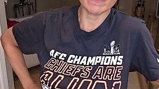 Love Chat Big Boobs Brunette Masturbating For Cam