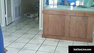 Erotic chick - its cleo sex - Its Cleo Live