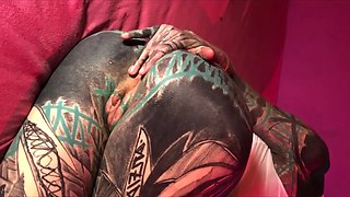 Dreadlocks & Tattoos: Quick Latex Anal Fisting & Solo Play