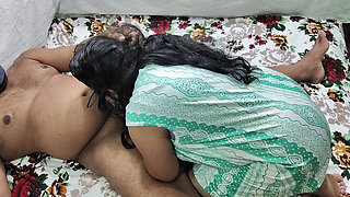 Indian Desi girl suhana ko Ghar me Jake  chudai keya Family sab Gowko gaya💦