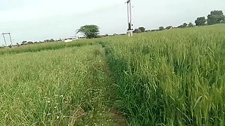 Desi Indian Girl First Time Tight Video - Beautiful Desi Bhabhi Outdoor Sex