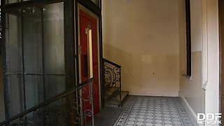 Blowjob for the Pizza Boy