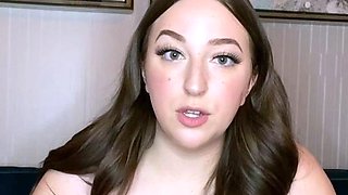 Big boob brunette masturbates on webcam