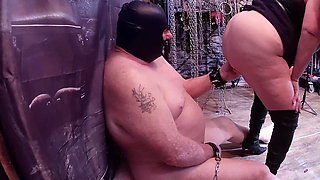 Part 2:- Lanista Bear & Domina Satana takes pussy licker in the dungeon for a bit of food play and treats.