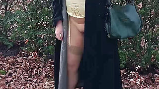 My Muslim Girlfriend Shows Her Pussy Outside in the Park.