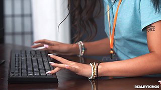 Moms Lick Teens - Slutty IT Girl Gets MILF Bossed: Mike Ox and Lola Aiko Caught Fvcking by Busty Boss