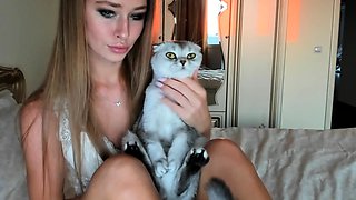 Hot amateur webcam teen masturbates for their fans