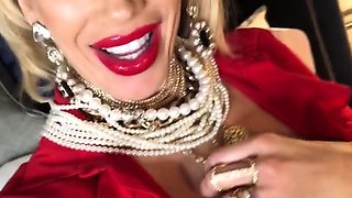 Cumshot amateur MILF suck and jerks dude in the bedroom