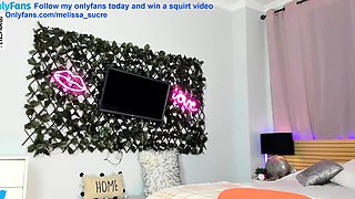 Big ass fetish ho toys her aching big ass hard