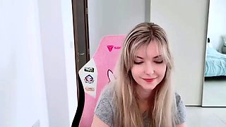 Blonde babe scarlet solo webcam