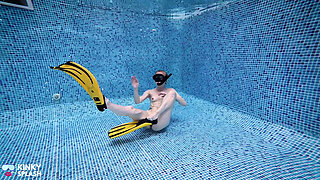 Lucy's Naked Scuba Wank Underwater Orgasm