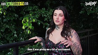 PROMINENT HONEYS GARGLE EACH OTHER IN COUCH