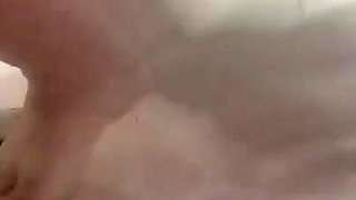 Orgassmuss in the Shower