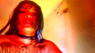 Close up with lesbo getting cunt toyed