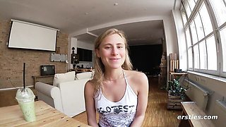 Glamorous Lindsey's squirt porn