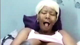 African pregnant lady loves