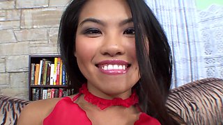 Asian cuties Johnny & Cindy deliver steamy POV action