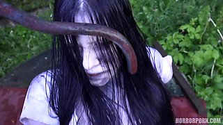 Horror Porn 5 The girl from the well