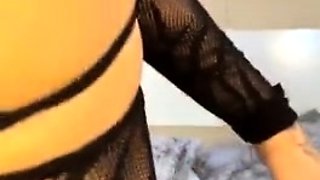 PUSSY BABE BRUNETTE masturbating