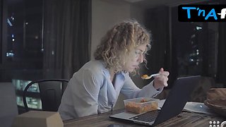 Loren Taylor Rump, Mammories Gig in The Moon Is Upside Down