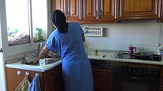 Pregnant Egyptian Wife Gets Creampied While Doing the Dishes