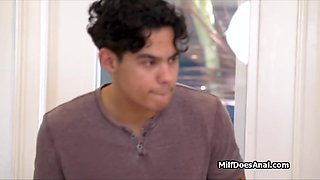 Corpulent housewife loves rimming and butt sex