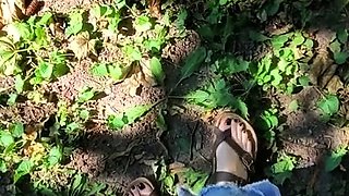Amateur Foot Fetish Girlfriend Sucks and gives a Footjob
