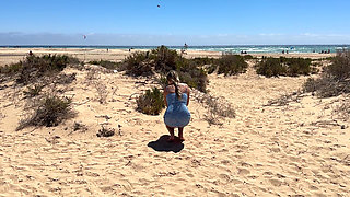Beach Public Pee From Girl with Bubble Ass