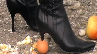 melady has crushing fun outdoor