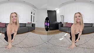 Blonde teen Calibri masturbates her bald pussy with long hair