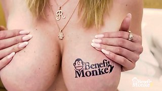 Rachael Cavalli whorey cougar strokes and prays to be fucked hard (italian porn vid)