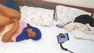 Muslim Masturbating Pussy
