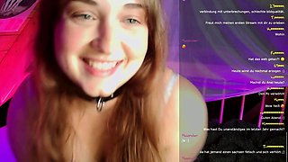 Amateur Webcam Teen Masturbates And Teases