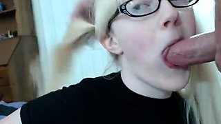 Homemade amateur blonde teen blowjob and cumshot