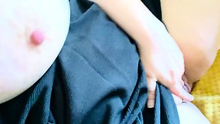 Big boob brunette masturbates on webcam