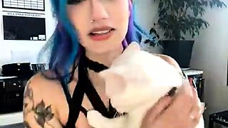 Young amateur teen in solo masturbation getting kinky