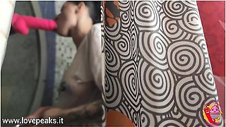 Ladymuffin Masturbates In The Shower