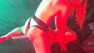 Hot amateur blonde pregnant toying her pussy solo