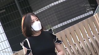 Japanese Babe caught by surprise & have sex