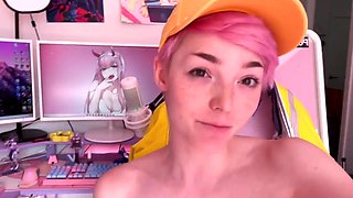 Beauty small tit amateur teen masturbating her shaved pussy