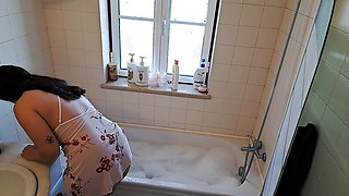Latina Wife Calls Handyman to Fix the Hot Tub