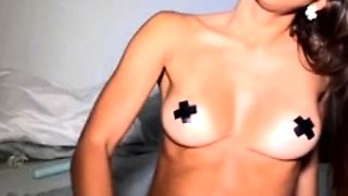 Annalisa is an amateur teen babe fucking the toy