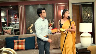 indian babe fingering her pussy