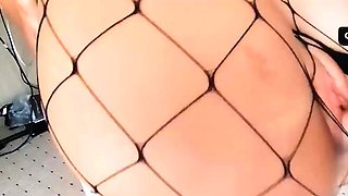 Wet Girlfriend Pawg in Sexy Lingerie Gets A Cum In Mouth.